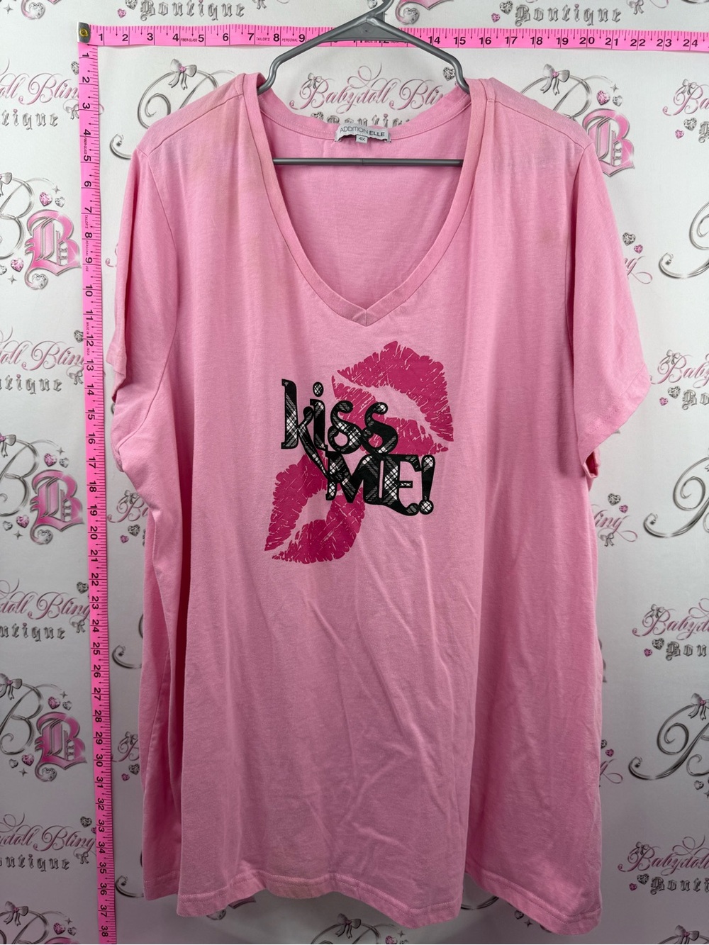 Addition Elle long shirt or mini dress lips Pink V-Neck 'Kiss Me!' Graphic Tee